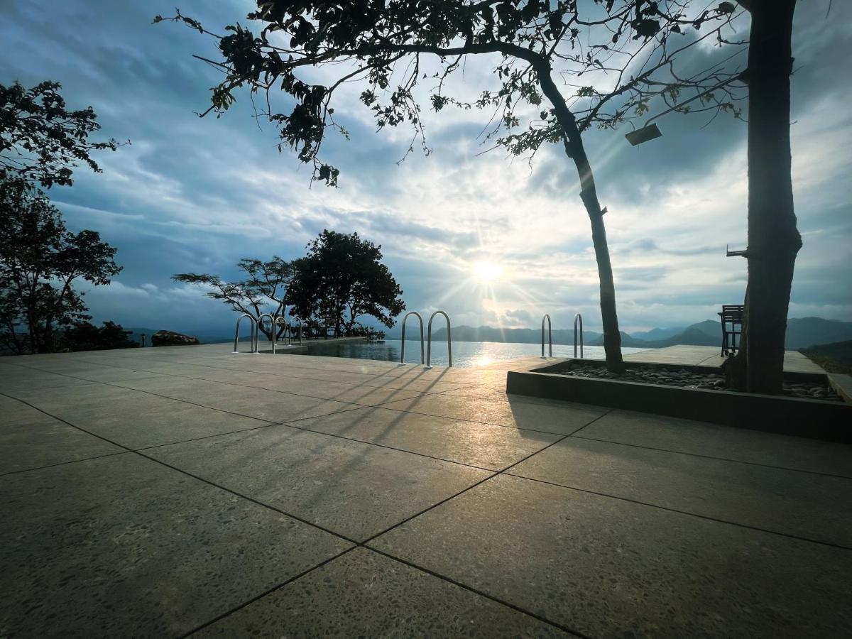 Haze And Kites Resort Munnar Esterno foto