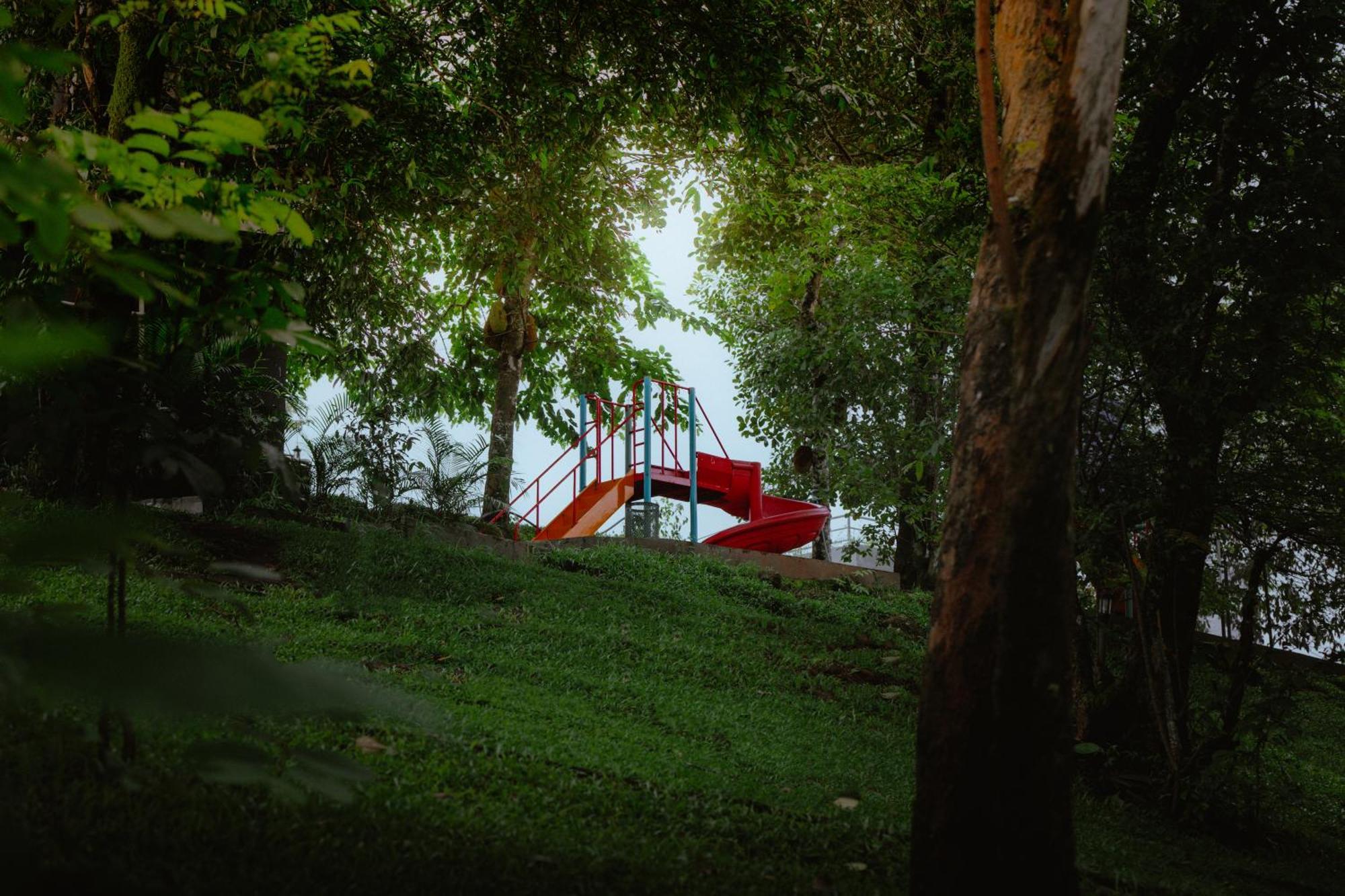 Haze And Kites Resort Munnar Esterno foto