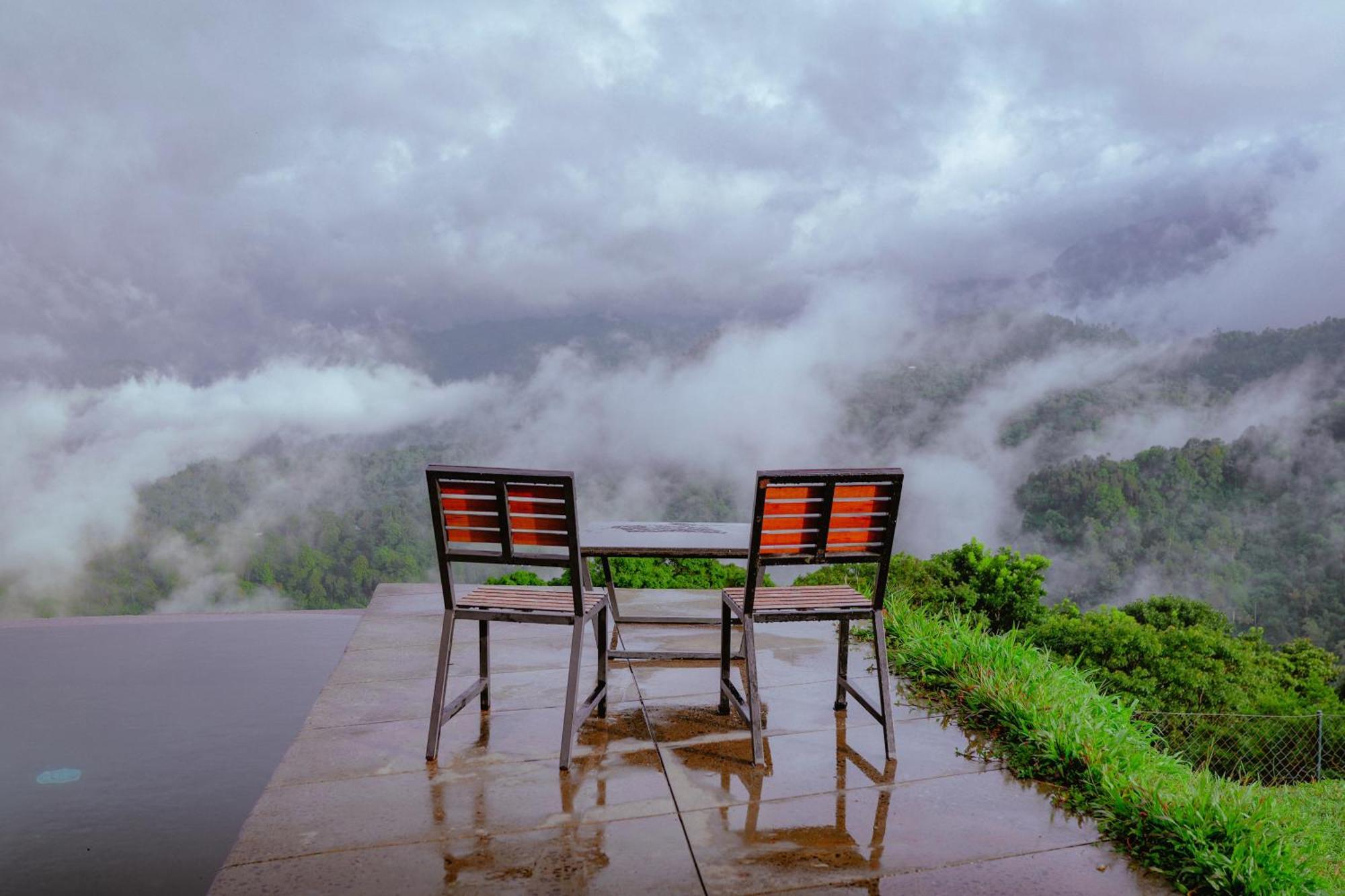 Haze And Kites Resort Munnar Esterno foto